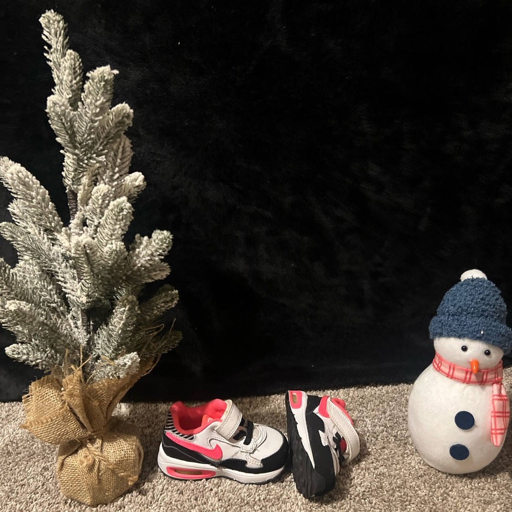 Nike Toddler Sneakers - White and Pink